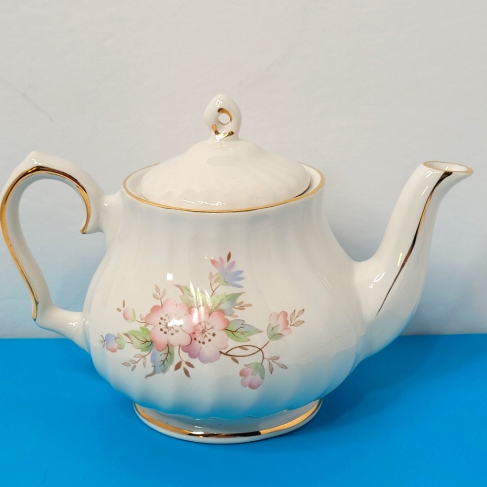 Vintage Sadler Small 2 Cup Floral Teapot with Gold Accents